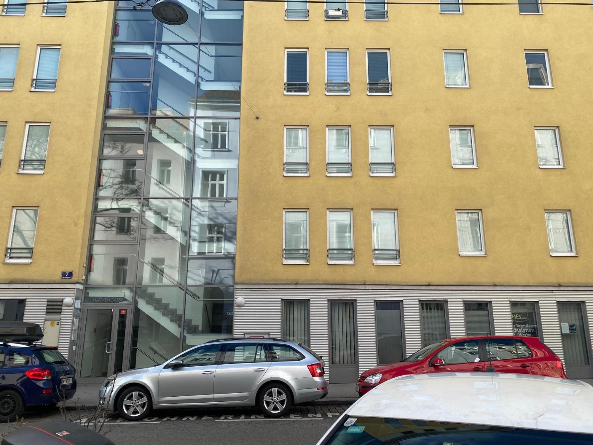 West2 Apartament *